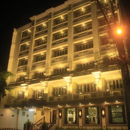 Herald Suites Polaris Makati City Exterior foto